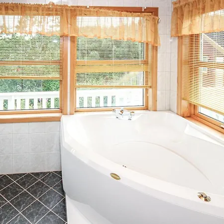 Amazing In Auklandshamn With Sauna *