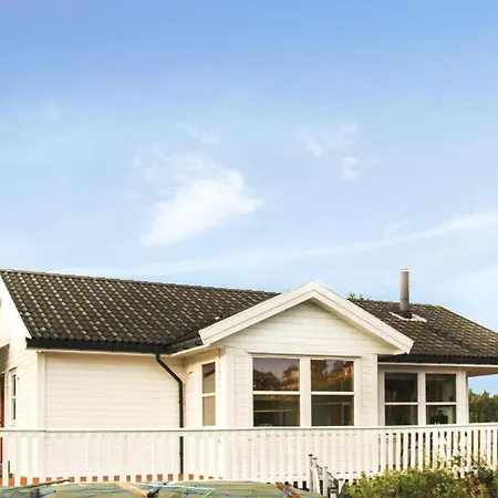 Amazing In Auklandshamn With Sauna *