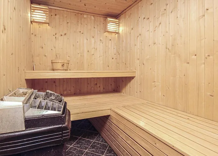 Casa de Férias Amazing In Auklandshamn With Sauna Vestvik